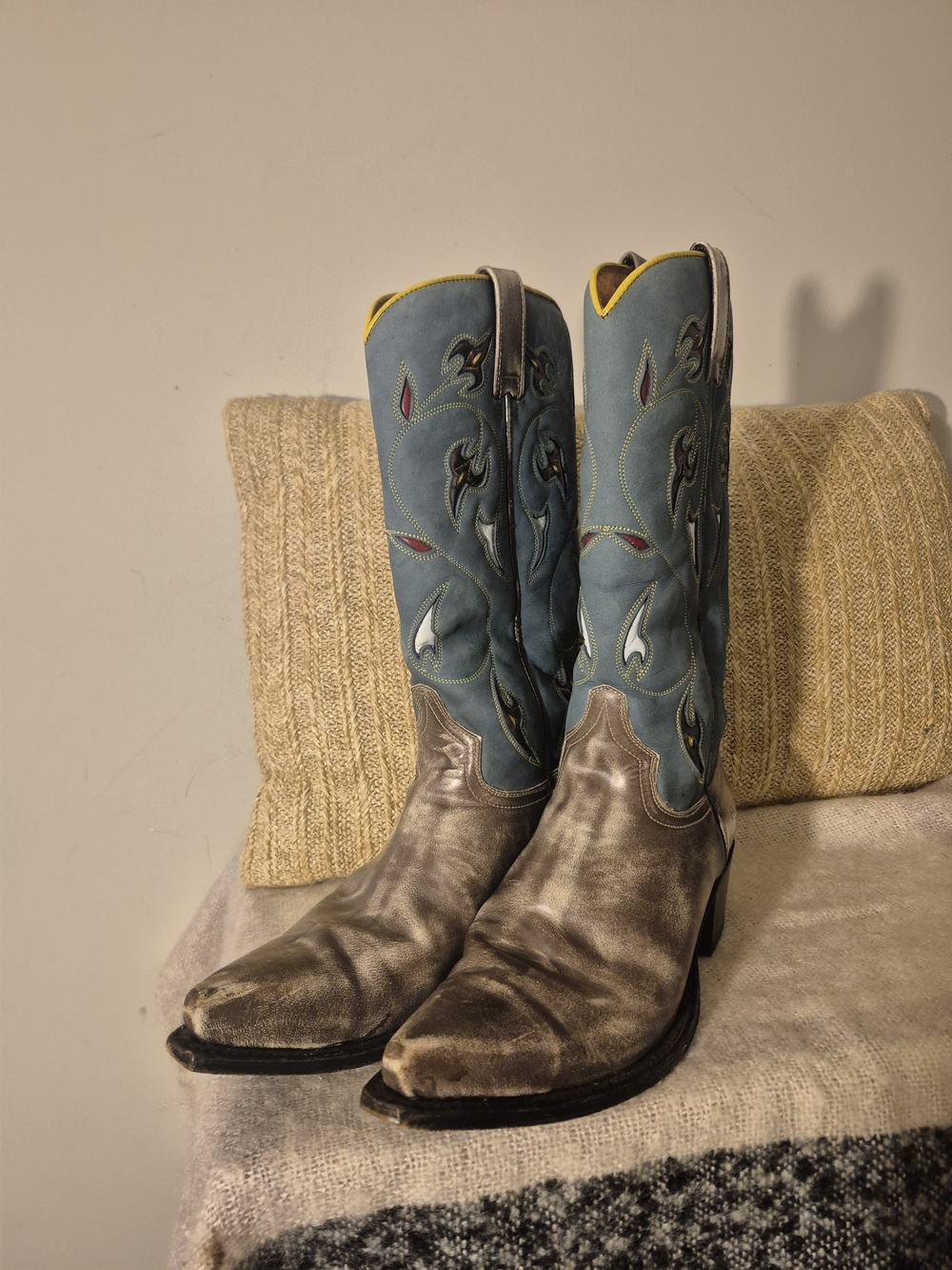 Frye Metallic Gray & Turquoise Tooled Inlay Leather Cowgirl Boots 8M